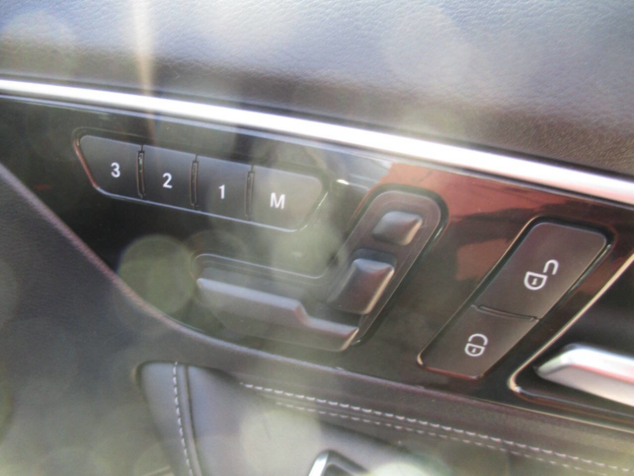 Used 2018 INFINITI QX30 AWD image 36