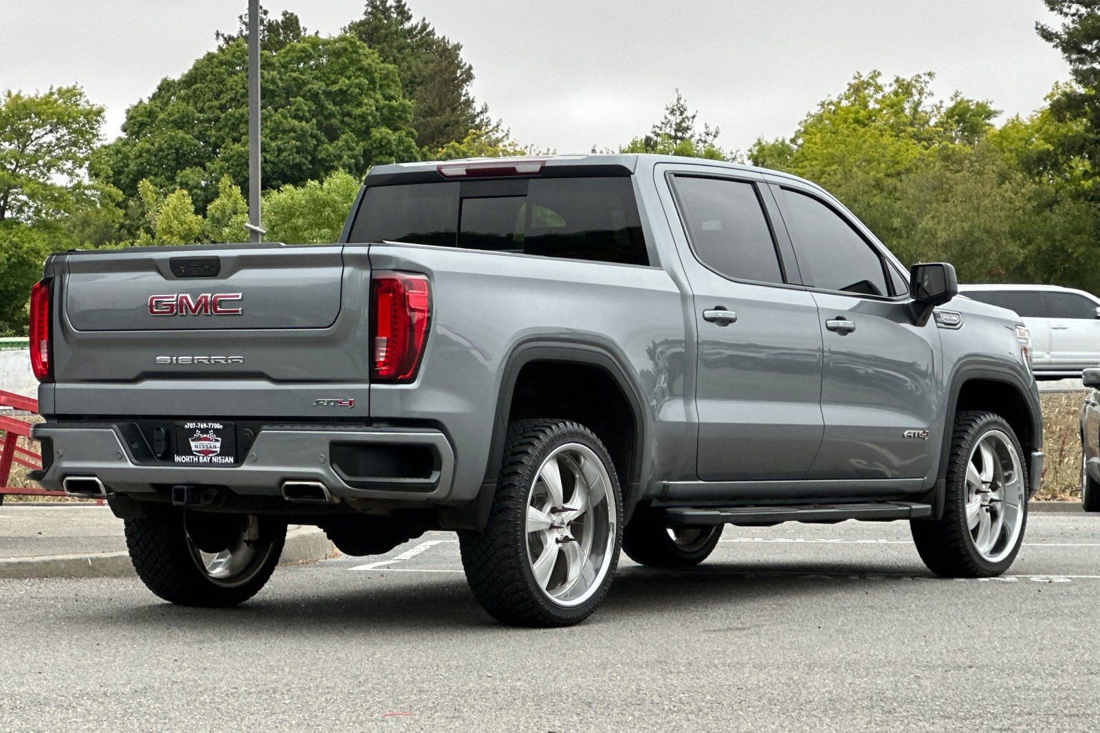 Used 2019 GMC Sierra 1500 AT4 w/ AT4 Premium Package image 4
