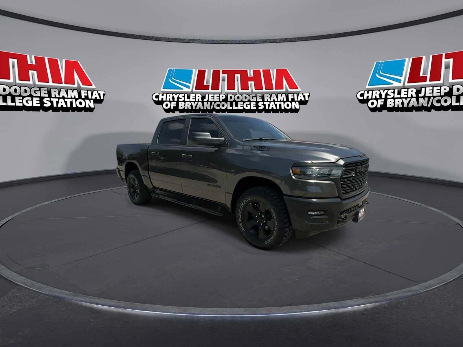 Used 2025 RAM 1500 Warlock AWD/4WD image 2