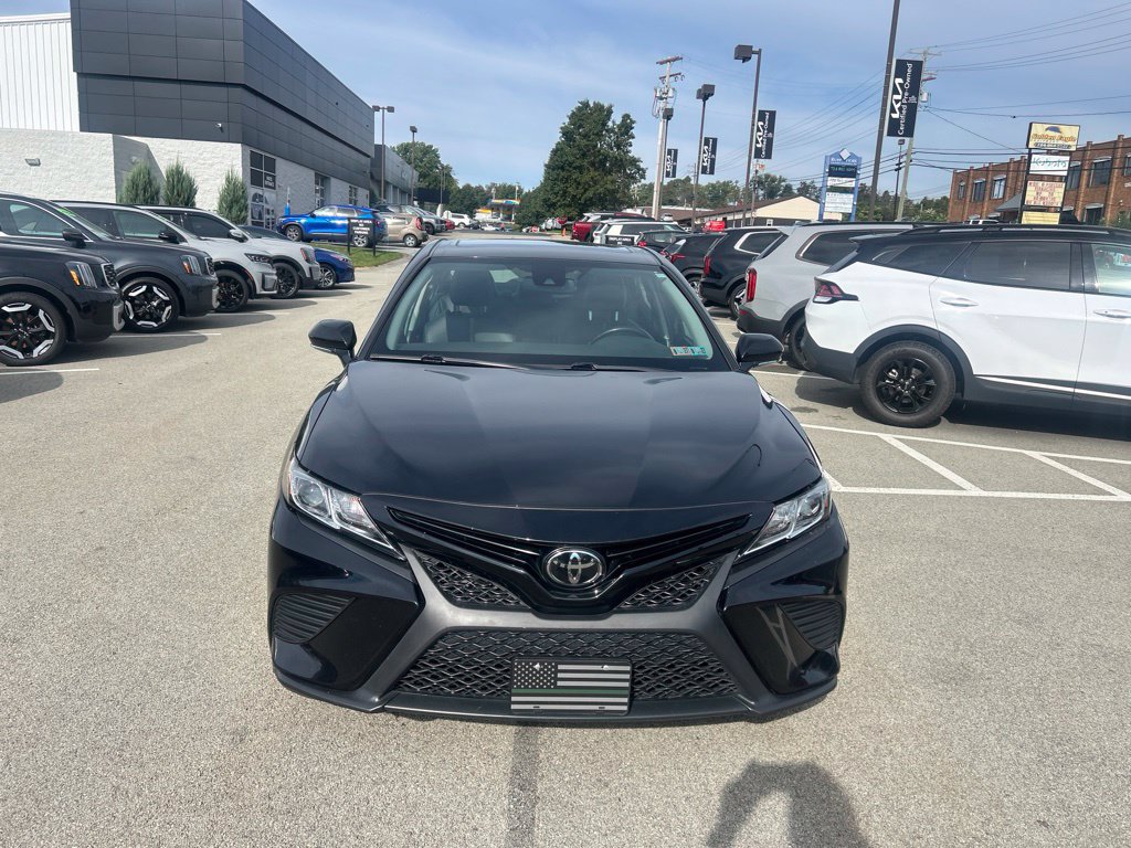 Used 2019 Toyota Camry SE w/ Convenience Package FWD image 2