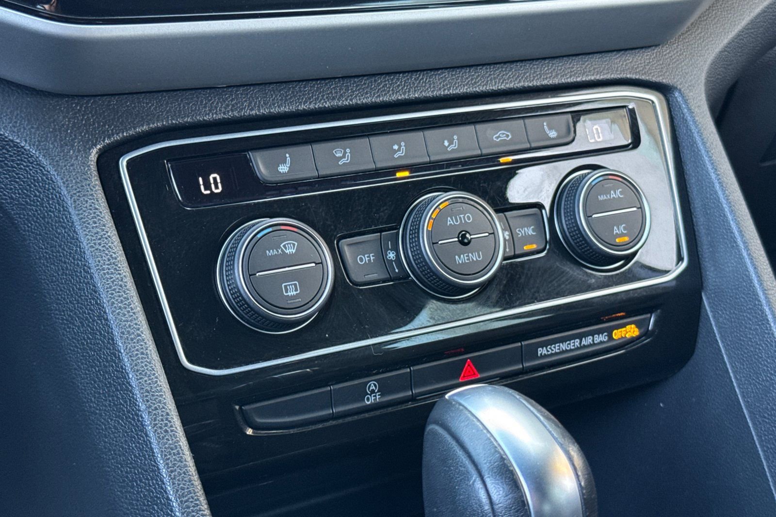 Used 2022 Volkswagen Atlas Cross Sport SE image 20