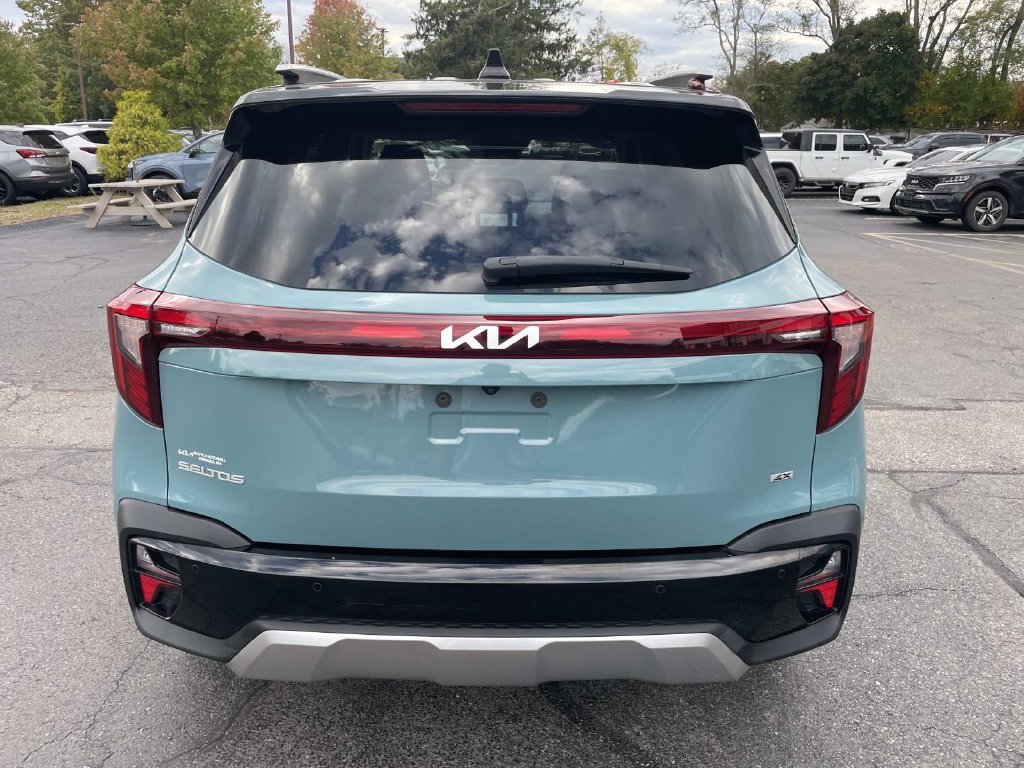 Used 2025 Kia Seltos SX AWD/4WD image 4