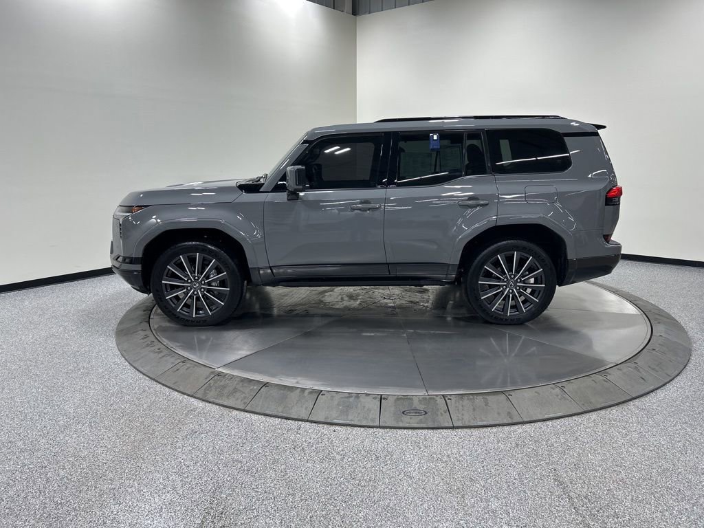 Used 2025 Lexus GX 550 image 8