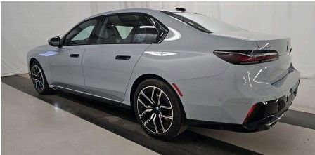 Used 2023 BMW 760i xDrive image 5