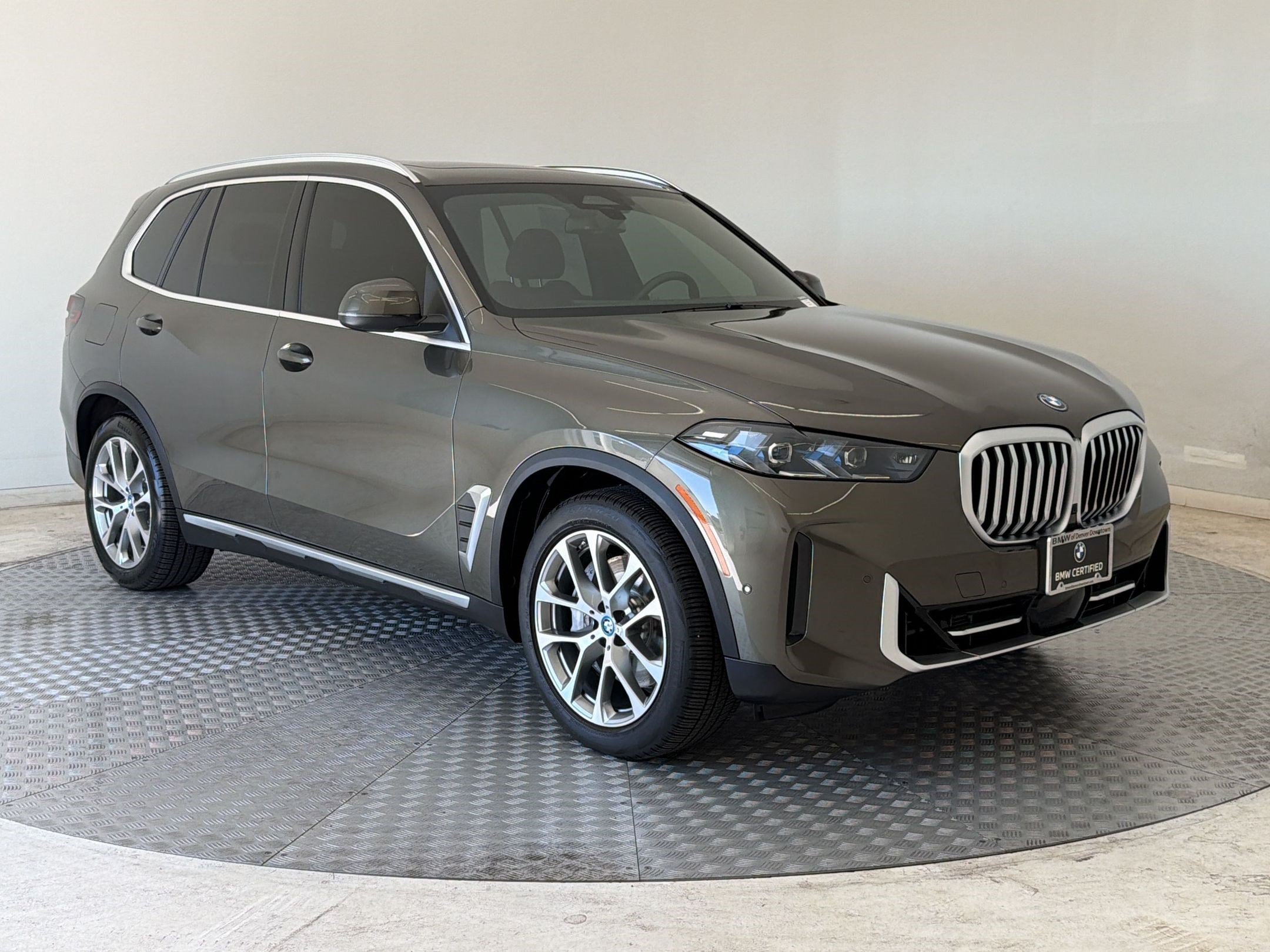 Used 2025 BMW X5 xDrive50e AWD/4WD image 7