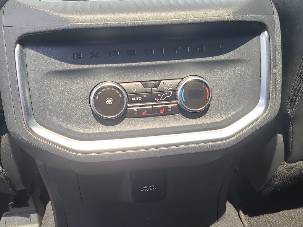 Used 2025 Ford Expedition Platinum AWD/4WD image 39