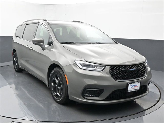 Used 2021 Chrysler Pacifica Touring-L w/ S Appearance Package image 7