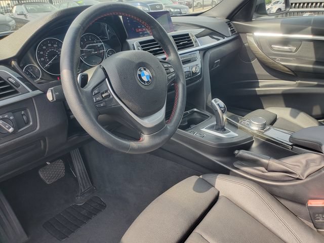 Used 2018 BMW 330i xDrive Sedan w/ Convenience Package AWD/4WD image 13