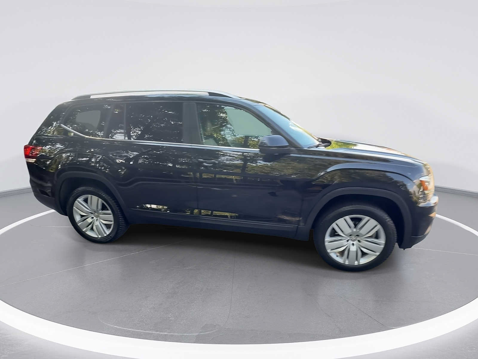 Used 2019 Volkswagen Atlas SE w/ Towing Package AWD/4WD image 9