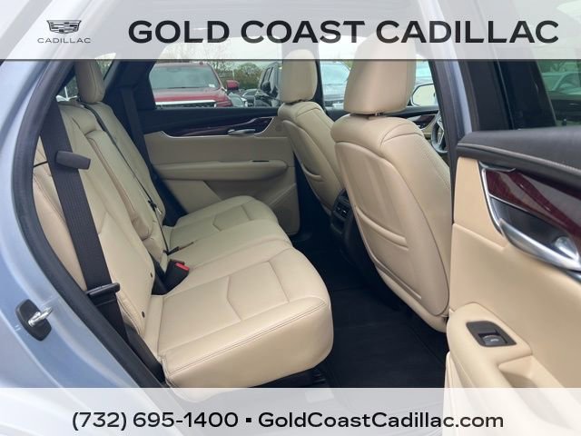 Used 2017 Cadillac XT5 Luxury w/ Driver Awareness Package FWD image 8