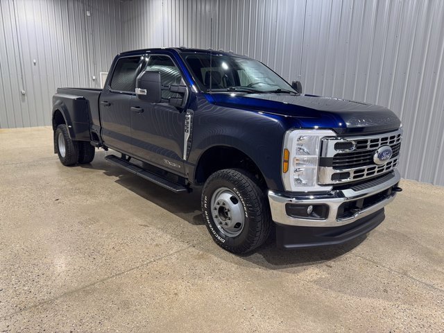Used 2024 Ford F350 XLT image 3