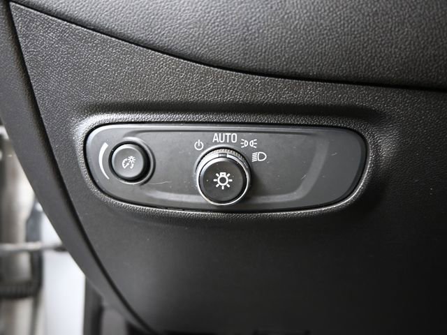 Used 2021 Chevrolet Equinox LS w/ LS Convenience Package image 27