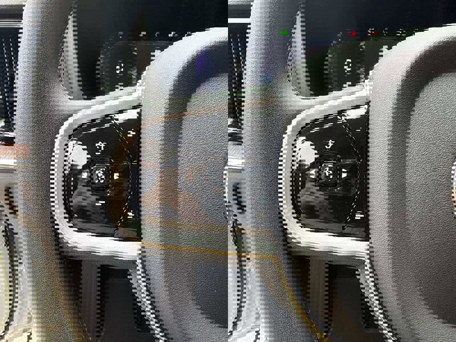 Used 2023 Volvo V60 B5 Cross Country Plus image 28