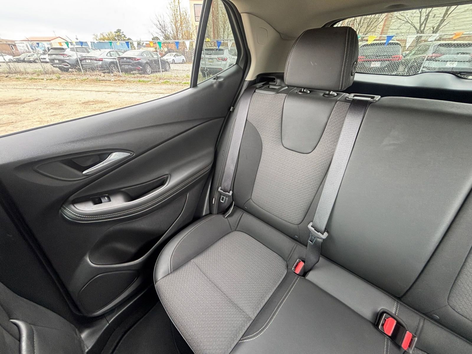 Used 2025 Buick Encore GX Preferred image 40