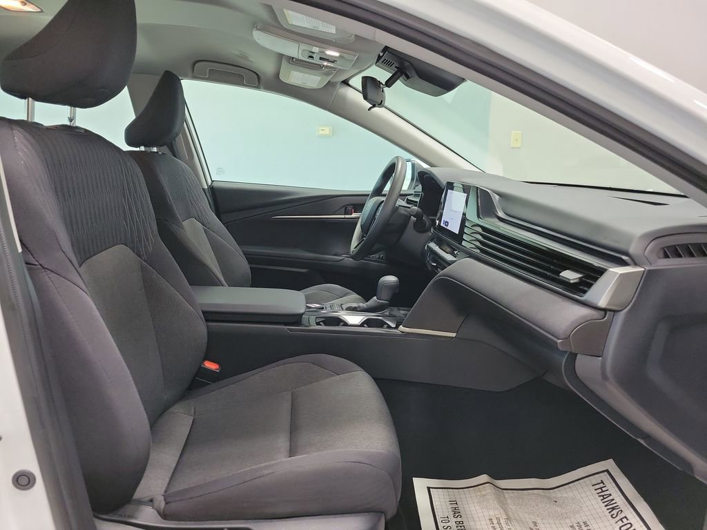 Used 2025 Toyota Camry LE FWD image 19
