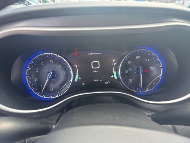 Used 2026 Chrysler Pacifica Select FWD image 9