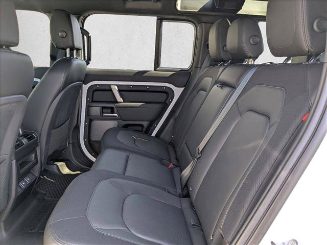 Certified 2024 Land Rover Defender 110 X-Dynamic SE AWD/4WD image 21