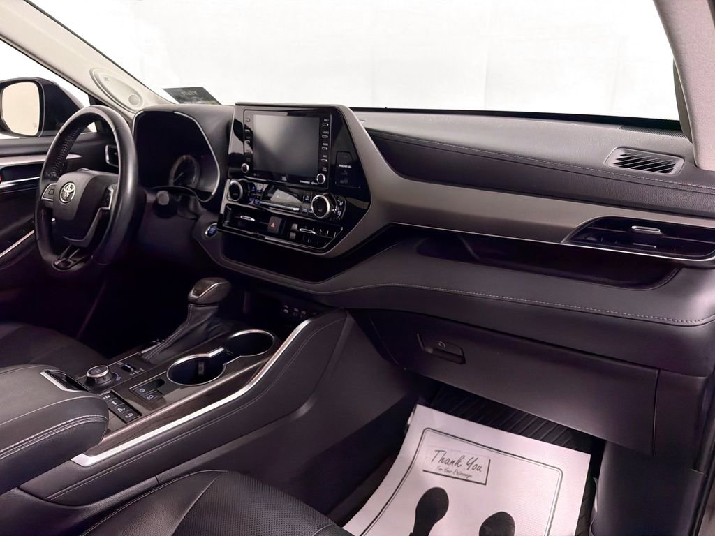 Used 2022 Toyota Highlander Limited image 32