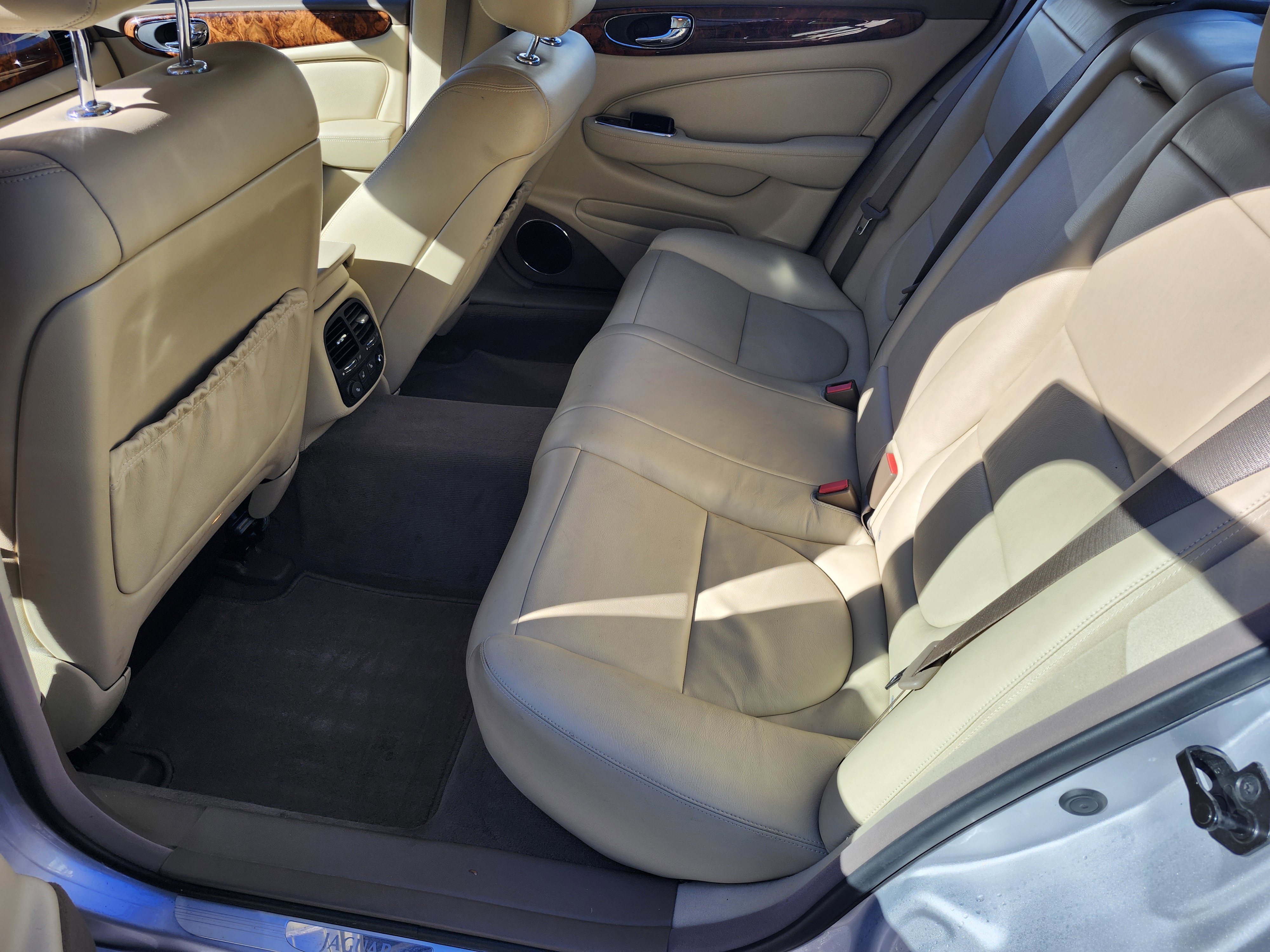 Used 2005 Jaguar XJ8 image 5