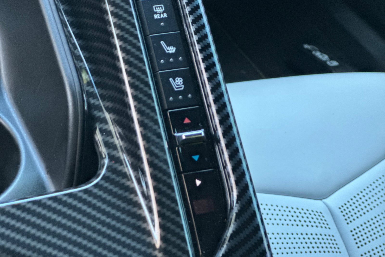 Used 2022 Chevrolet Corvette Stingray Premium Cpe w/ Z51 Performance Package image 29