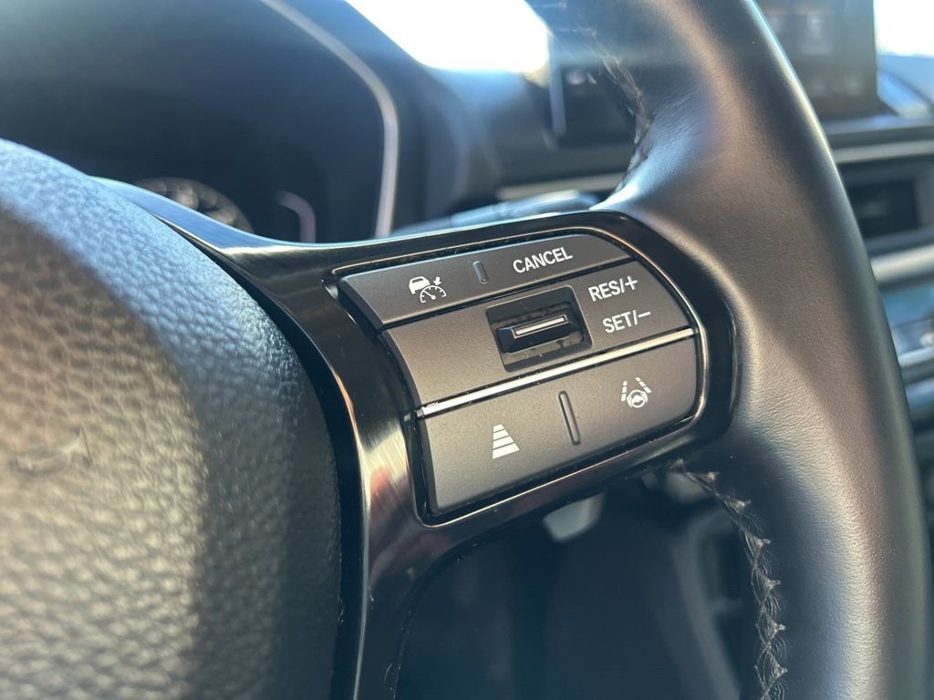 Used 2025 Honda Pilot Touring image 17