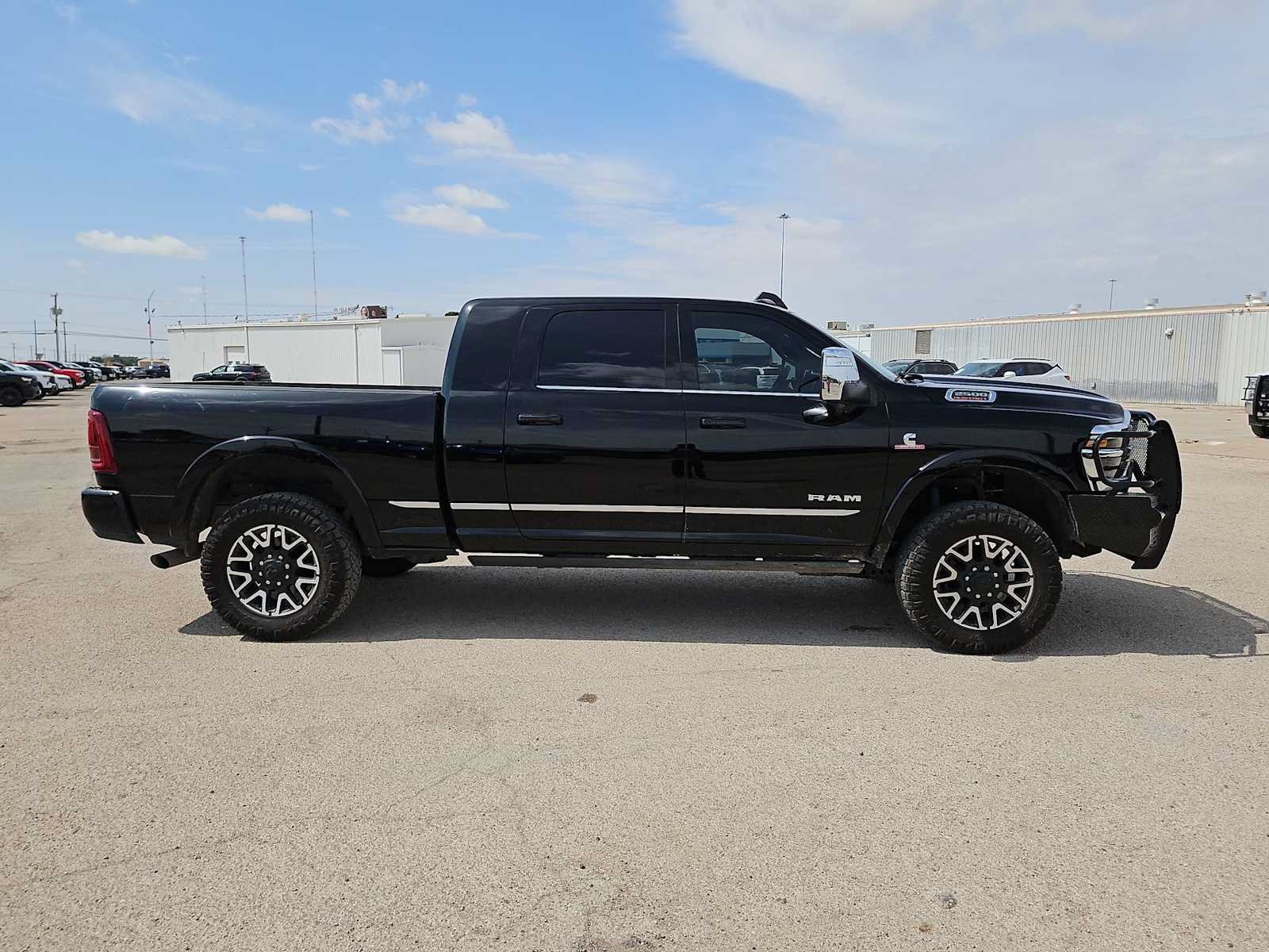 Used 2025 RAM 2500 Limited AWD/4WD image 9