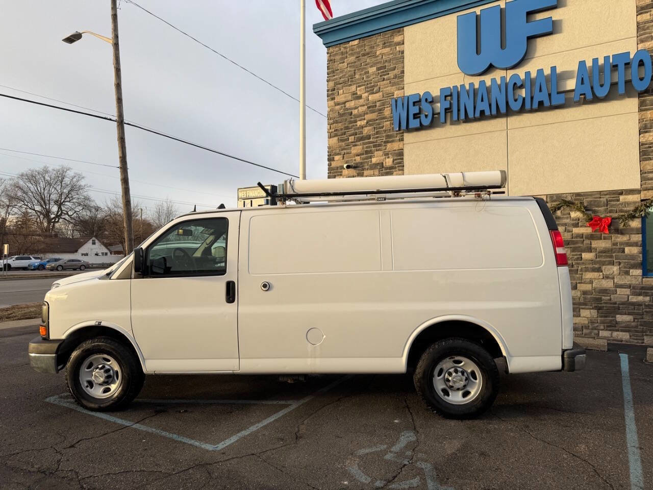 Used 2014 Chevrolet Express 2500 image 16