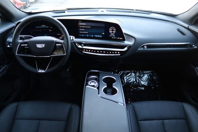 Certified 2025 Cadillac Lyriq Luxury image 25