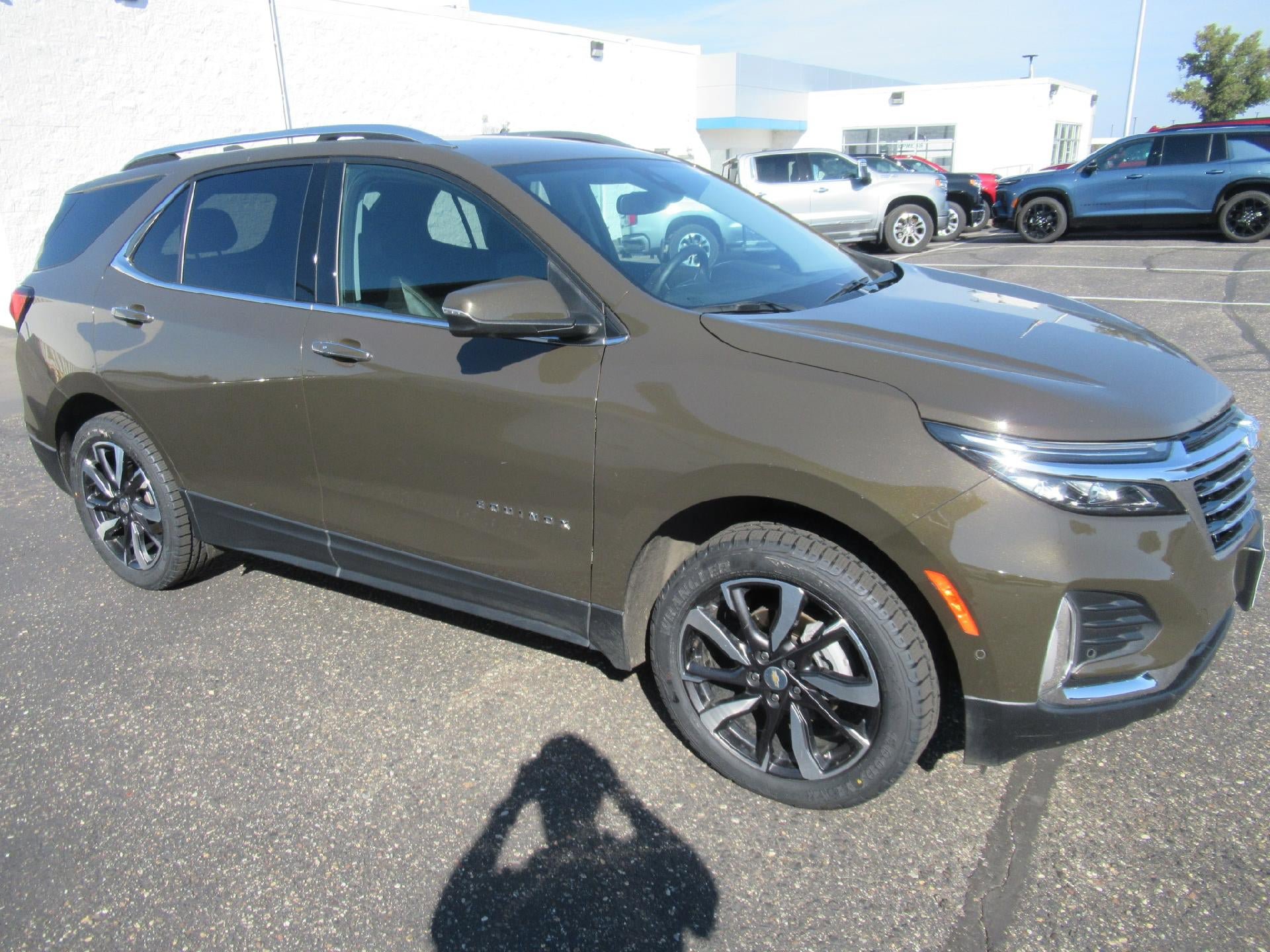 Certified 2023 Chevrolet Equinox Premier AWD/4WD image 3