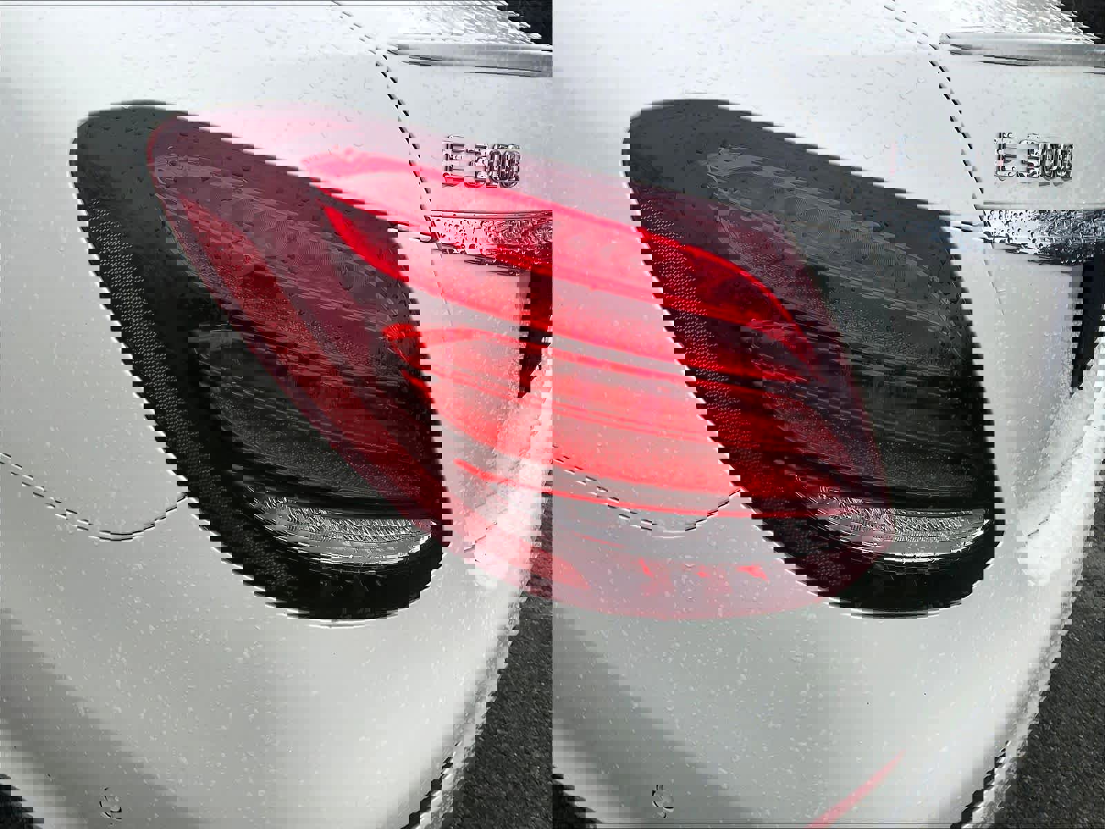 Used 2017 Mercedes-Benz E 300 4MATIC image 33