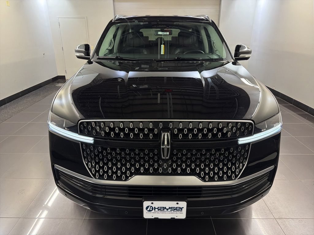 New 2026 Lincoln Navigator Premiere AWD/4WD image 2