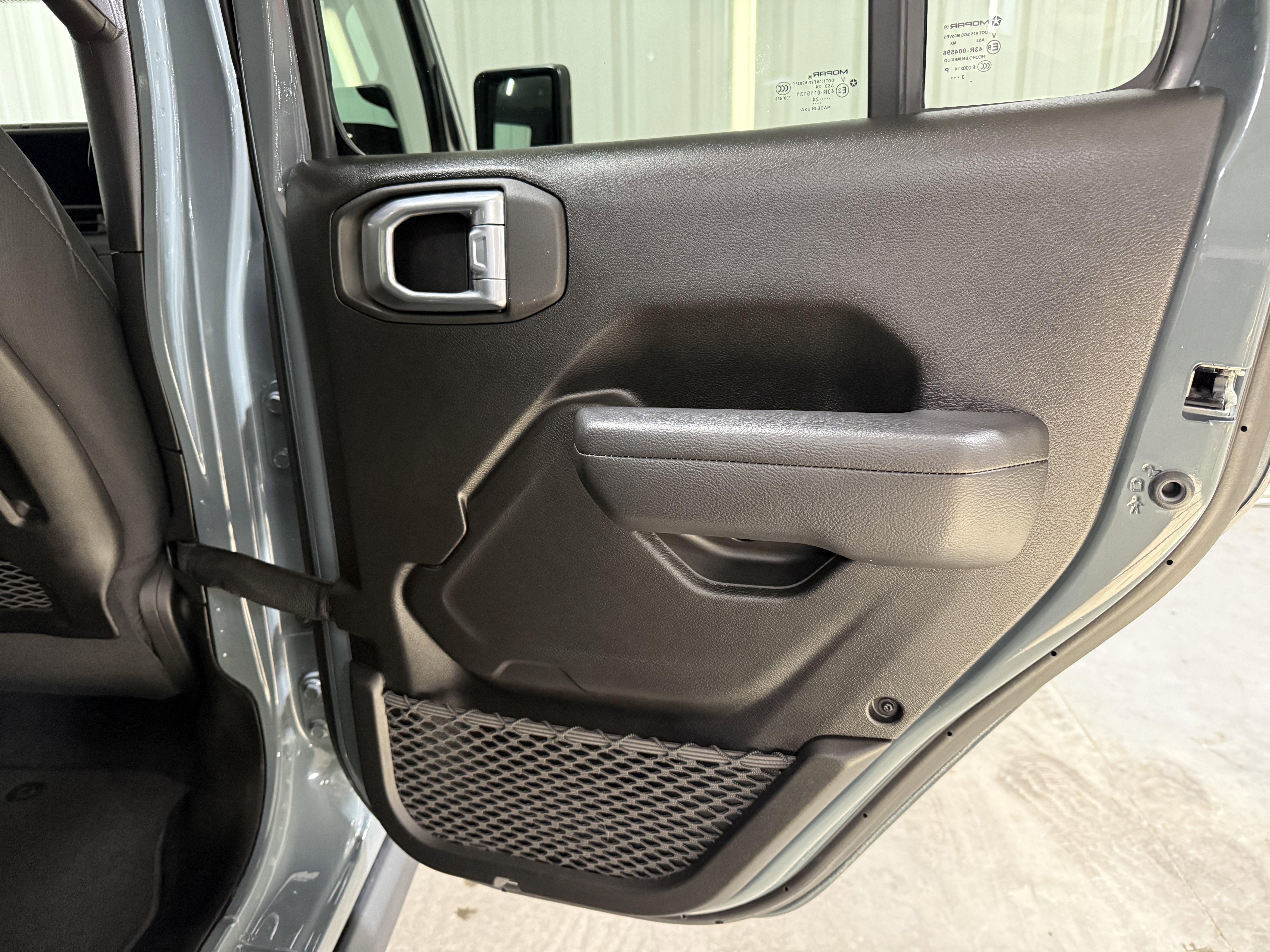 Used 2024 Jeep Wrangler Unlimited Rubicon 4xe w/ Technology Group image 9