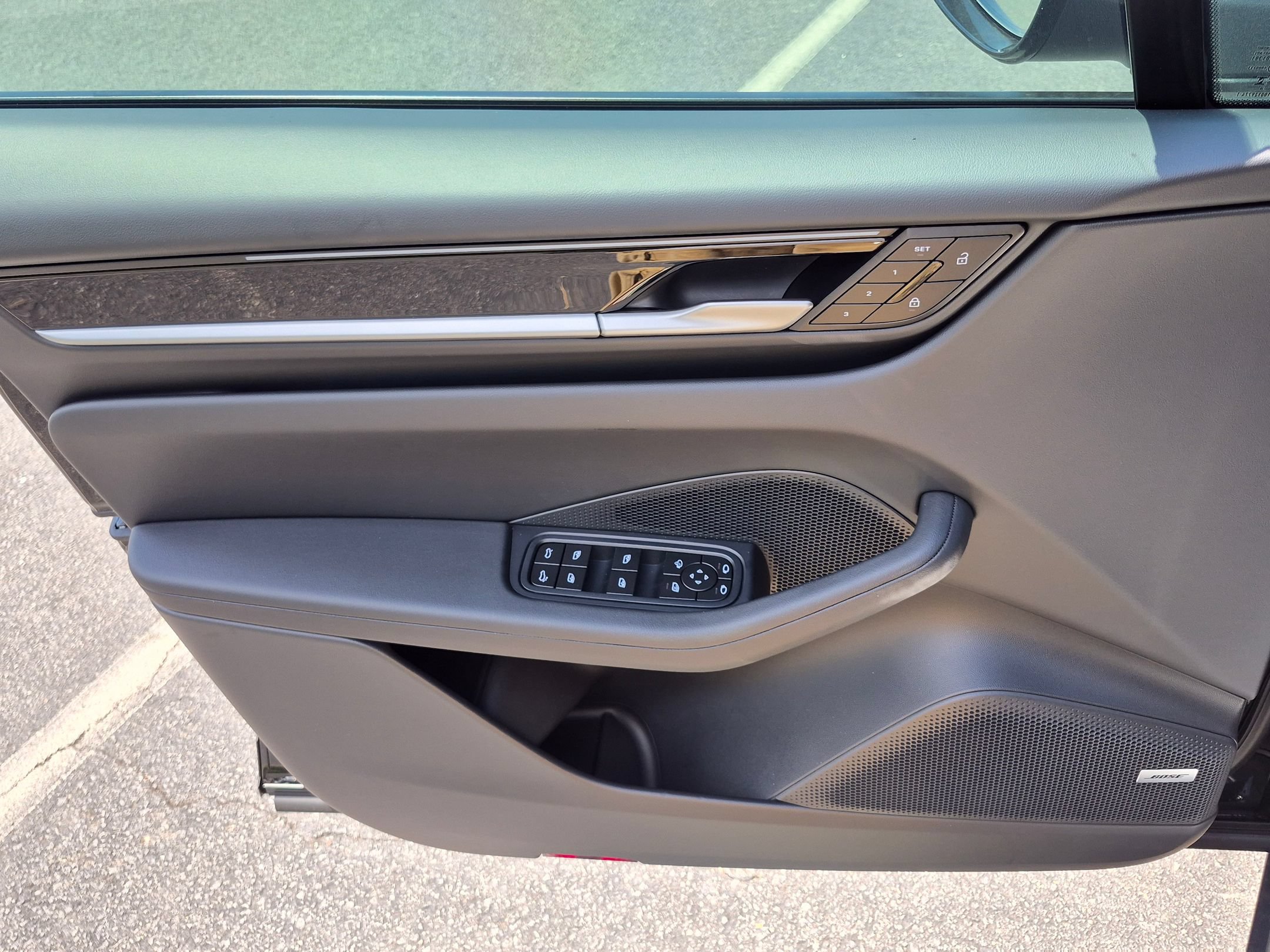 New 2026 Porsche Macan Turbo Electric RWD image 22