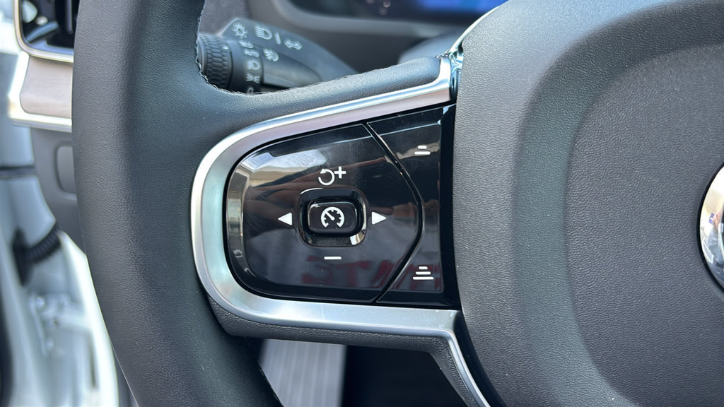 New 2027 Volvo XC90 B6 Plus AWD/4WD image 17