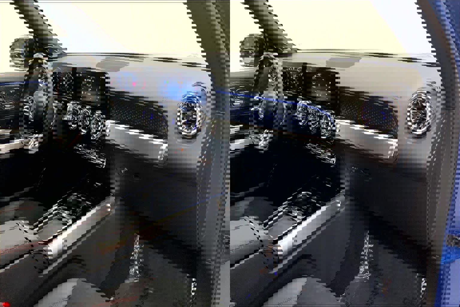 Used 2025 Mercedes-Benz GLB 250 image 10