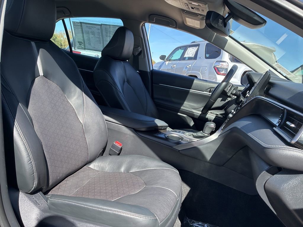 Used 2023 Toyota Camry XSE FWD image 12