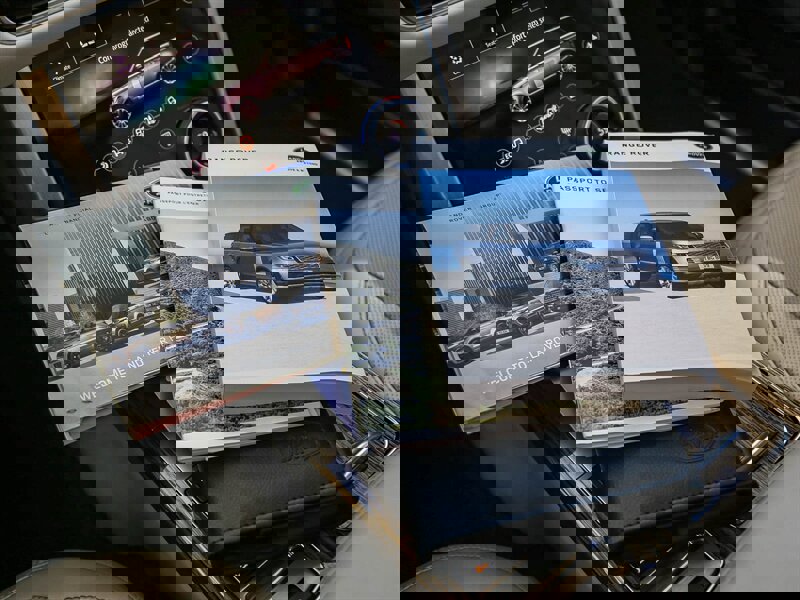 Used 2019 Land Rover Range Rover HSE image 32