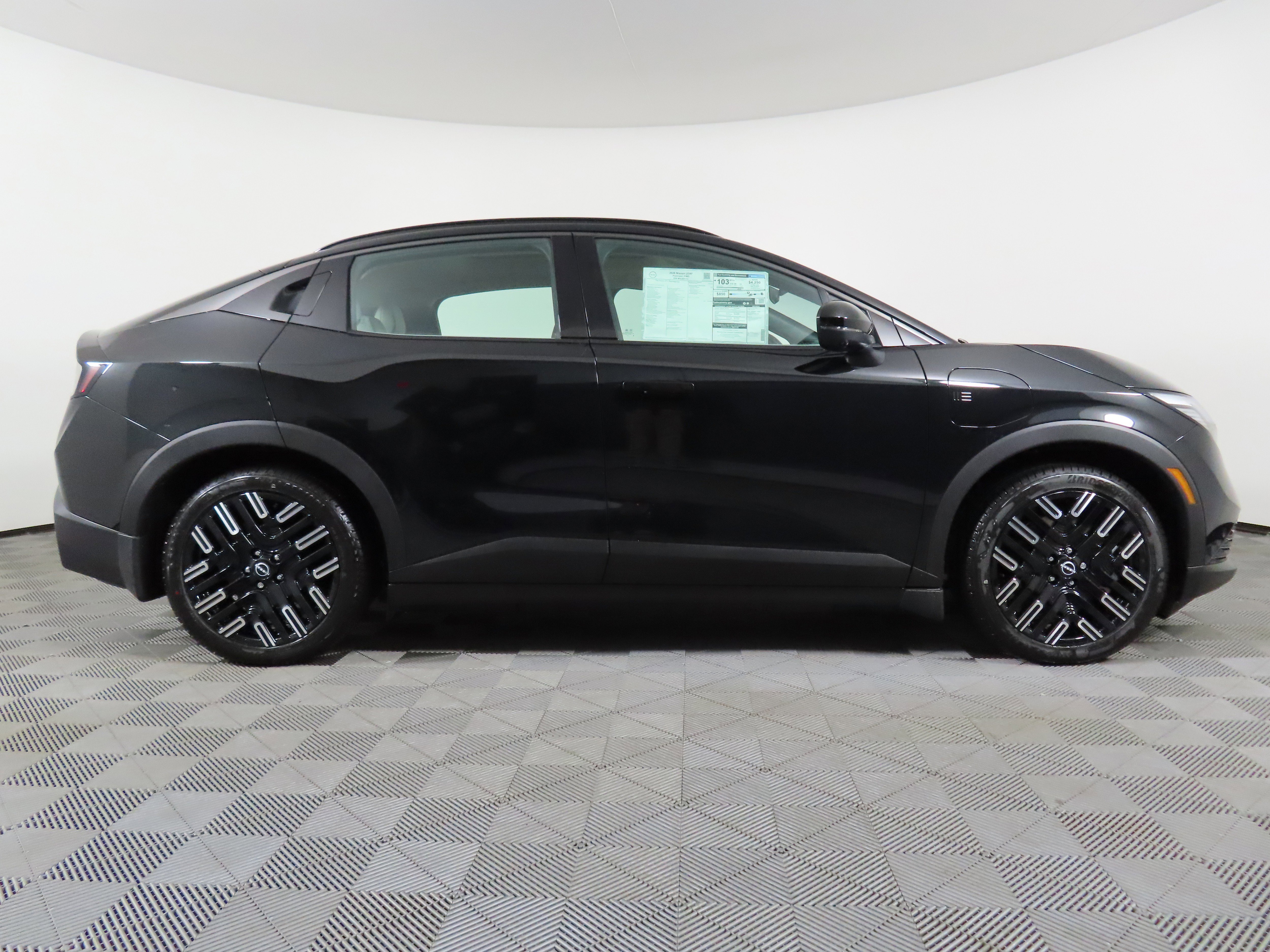 New 2026 Nissan Leaf Platinum+ w/ Cargo Package (Platinum+) FWD video 2