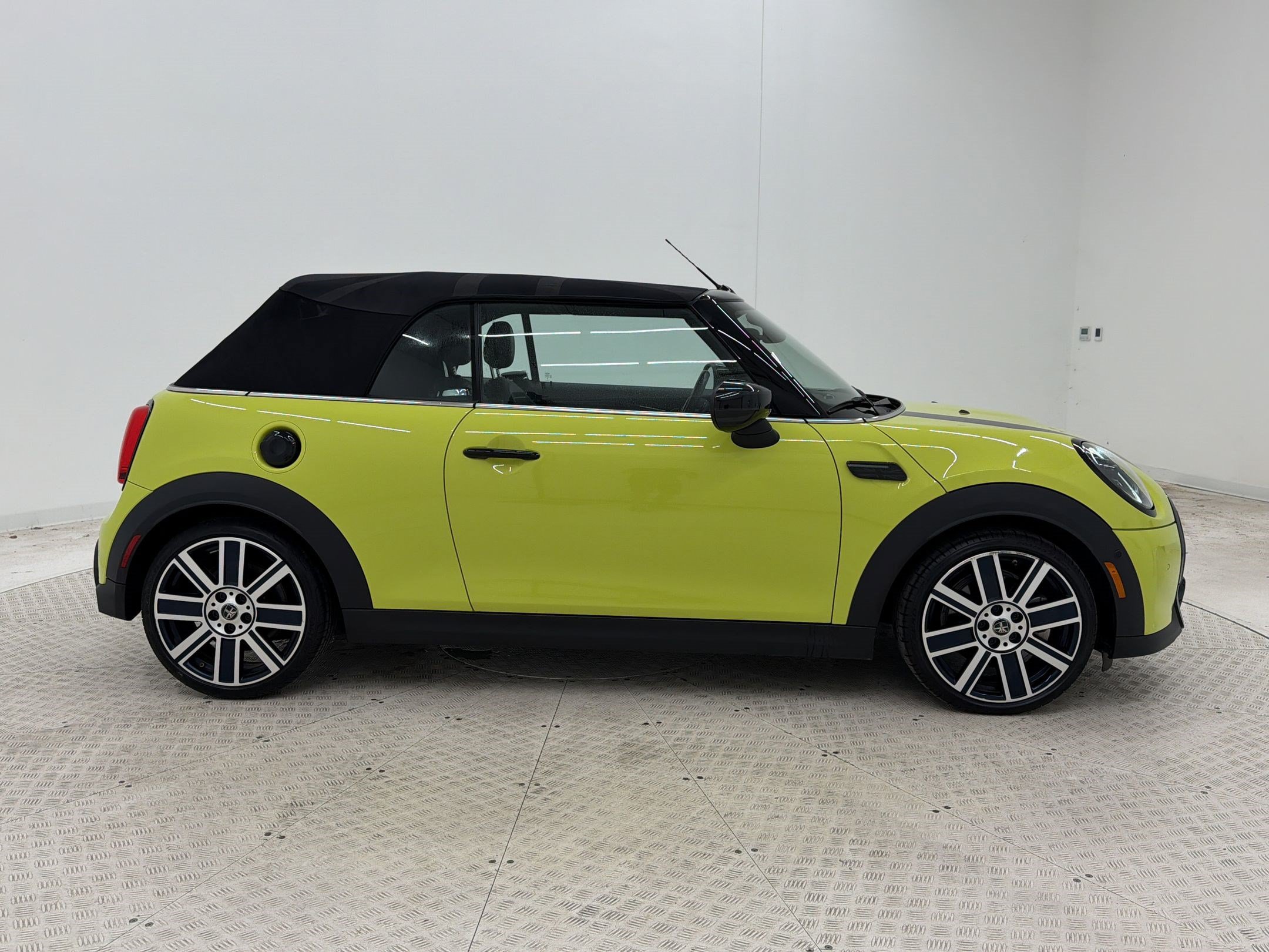 Used 2023 MINI Cooper S FWD image 28