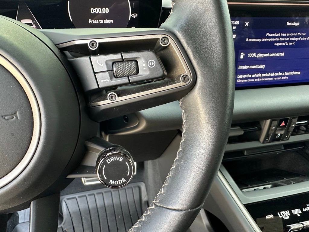 Certified 2024 Porsche Macan Turbo Electric image 17