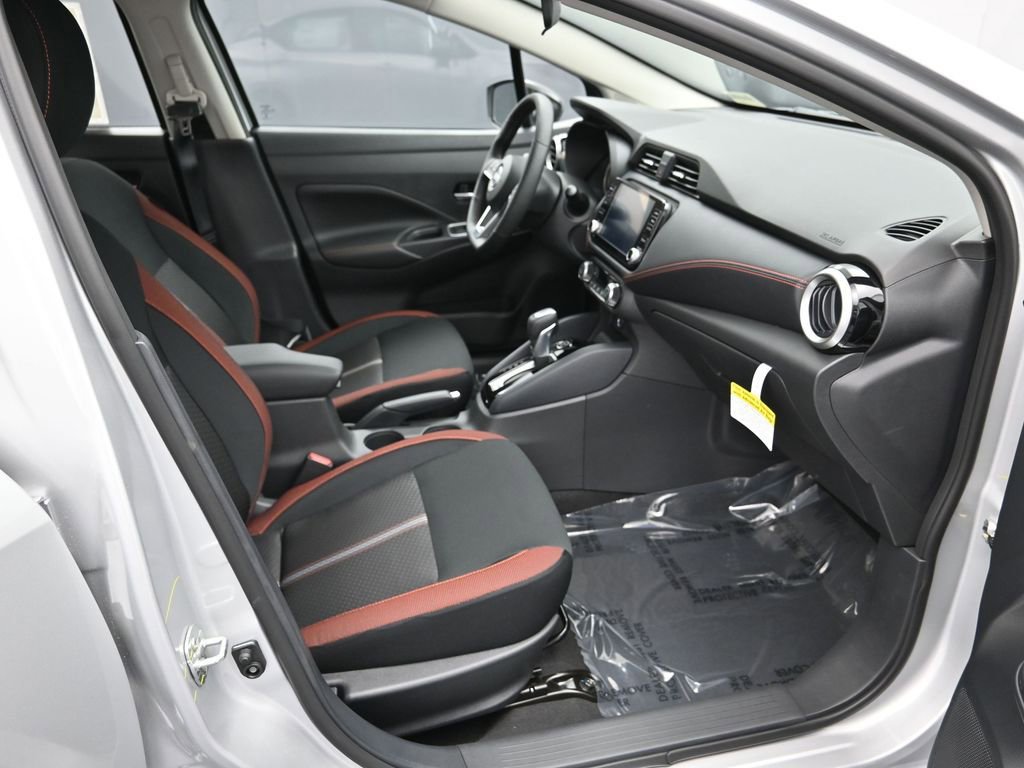 New 2025 Nissan Versa SR w/ Trunk Package FWD image 24