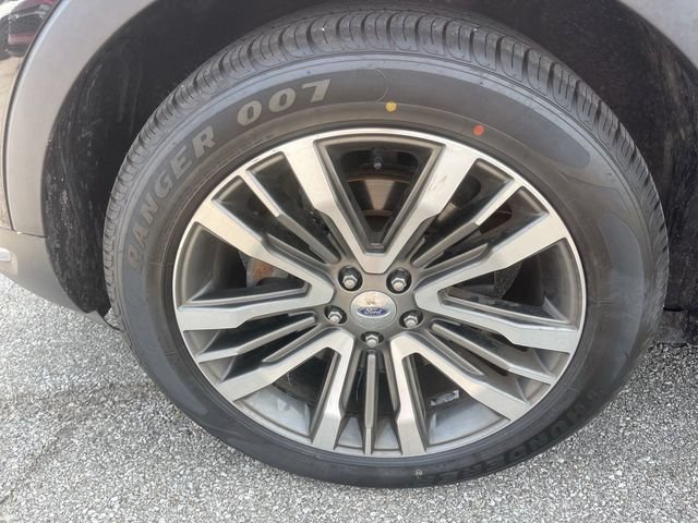 Used 2018 Ford Explorer Platinum AWD/4WD image 10