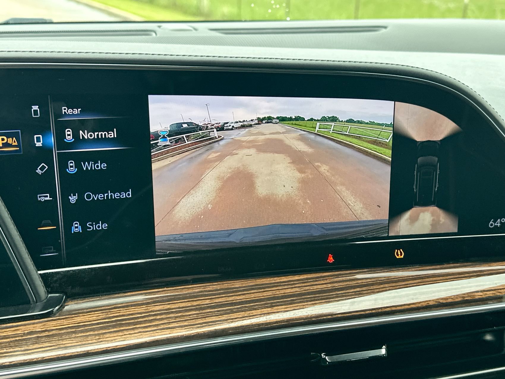 Used 2021 Cadillac Escalade ESV Premium Luxury w/ Driver Assist Tech Package AWD/4WD image 17