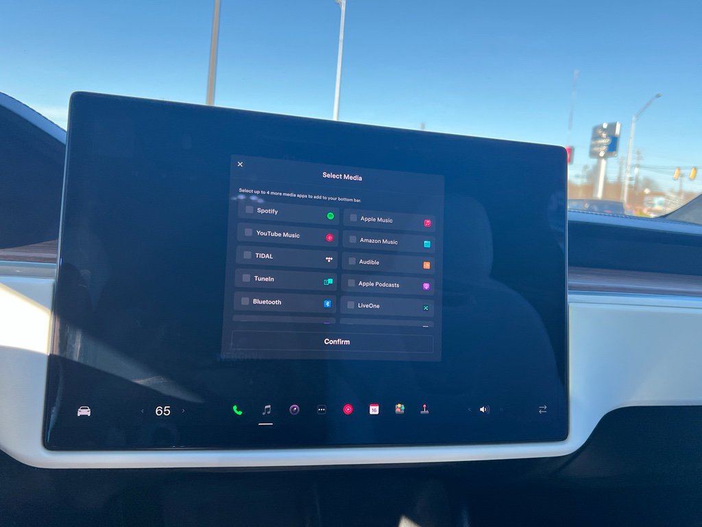 Used 2024 Tesla Model X image 20