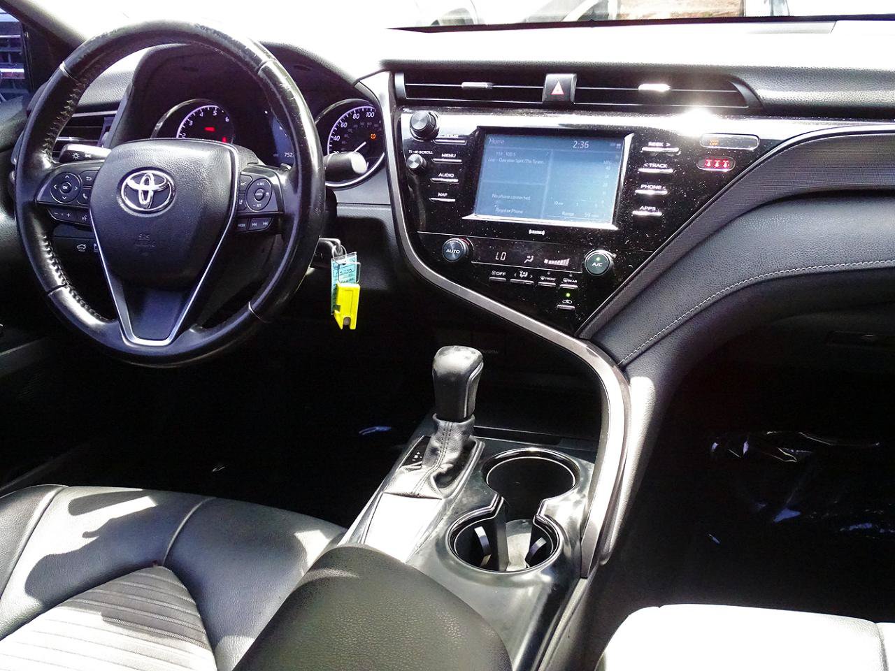 Used 2020 Toyota Camry SE FWD image 35