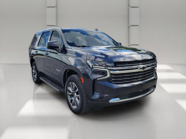 Used 2024 Chevrolet Tahoe LT w/ Luxury Package RWD image 3