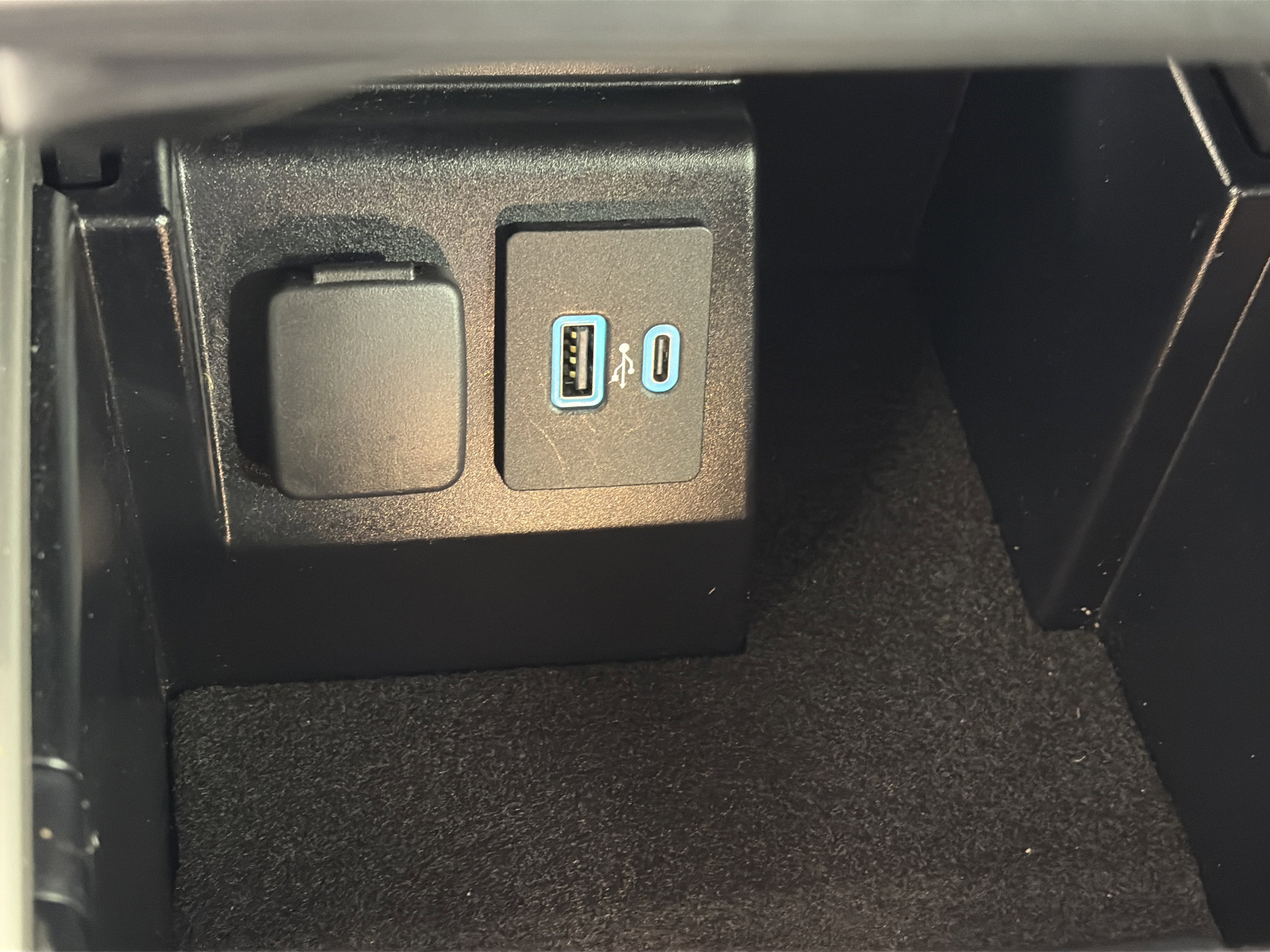 Used 2021 Ford Explorer XLT AWD/4WD image 23