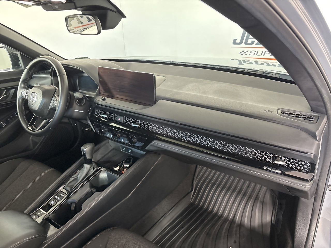 Used 2025 Honda Accord Sport image 28