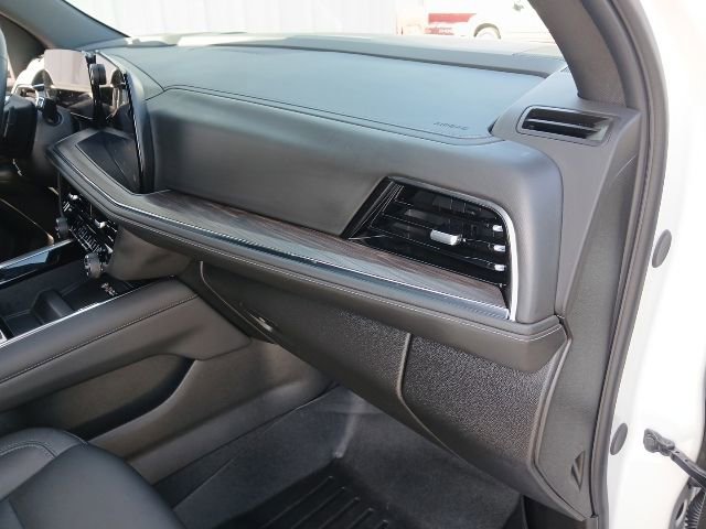 Used 2025 Chevrolet Tahoe Z71 w/ Comfort Package AWD/4WD image 36