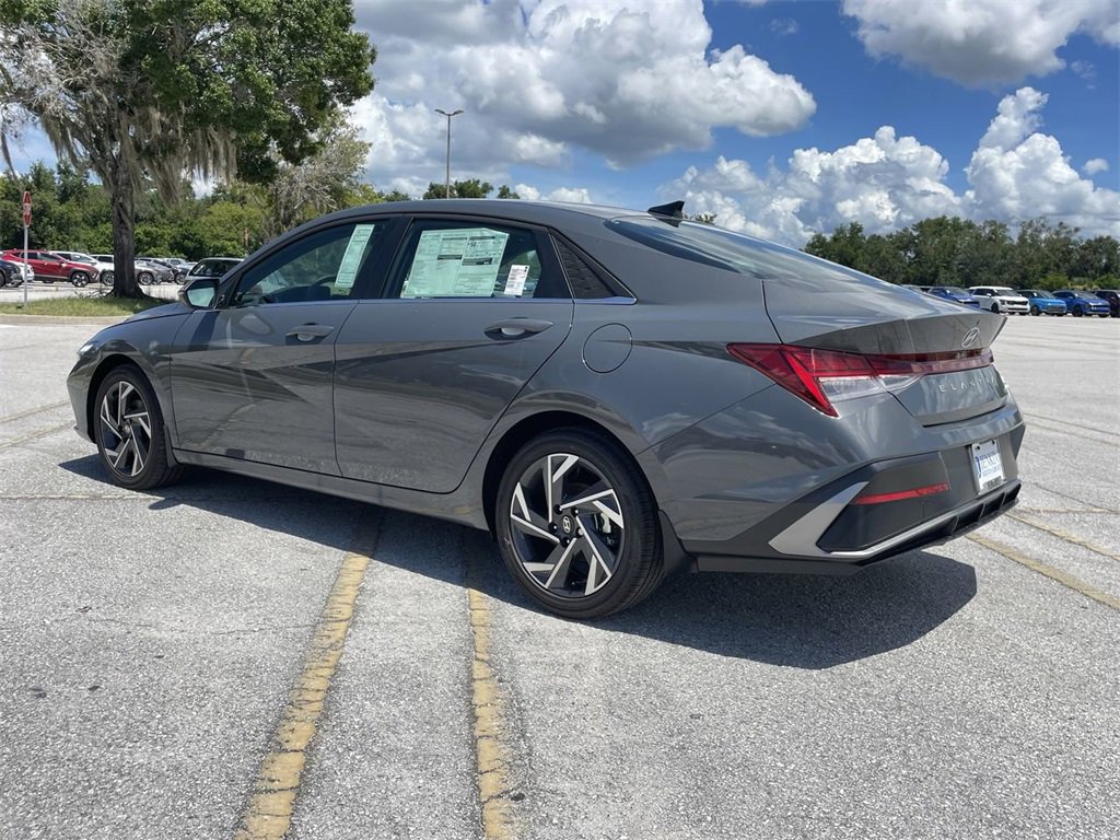 New 2025 Hyundai Elantra Limited image 13